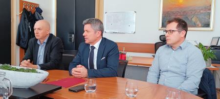 podpis pogodbe _ ROS Prestranek (1)